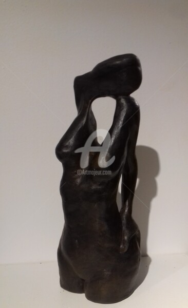 Sculptuur getiteld "Black in Blues" door Olympe/Patricia Dubois, Origineel Kunstwerk, Terra cotta