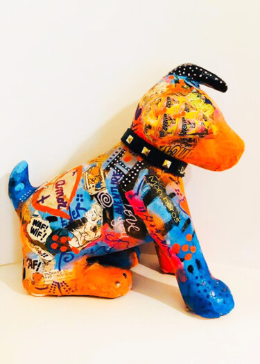 Sculpture titled "Pop dog russel" by Patricia Ducept (Art'Mony), Original Artwork, Collages