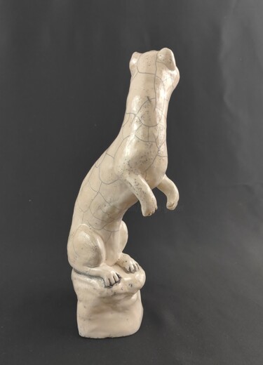 Sculptuur getiteld "hermine assise" door Patricia Grenier, Origineel Kunstwerk, Keramiek