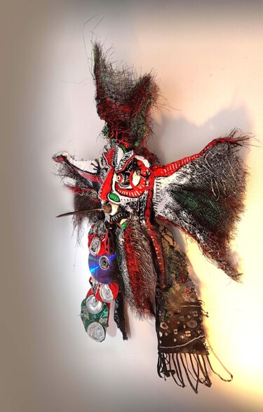 Escultura titulada "Masque à la plume,…" por Patrick Danion (spasp), Obra de arte original, Cerámica