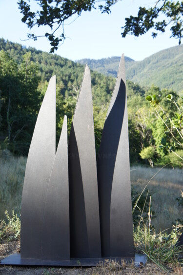 Sculpture titled "cypres" by Patrick Desombre, Original Artwork, Metals