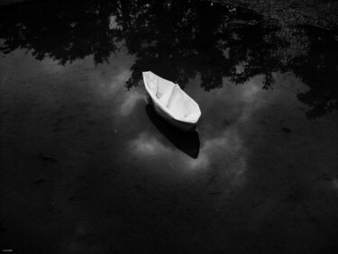 Photographie intitulée "le bateau ivre" par Patrick Lalande, Œuvre d'art originale
