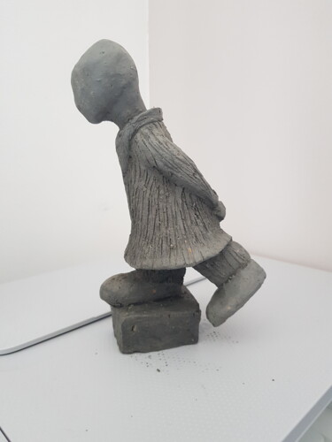 雕塑 标题为“Le promeneur” 由Patrick Lameynardie, 原创艺术品, 粘土