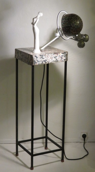 Artcraft titled "sellette-et-lampe.j…" by Patrick Dupont, Original Artwork