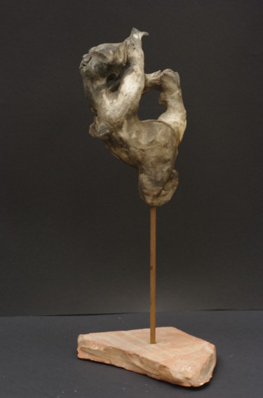 Sculpture titled "Déesse du vent" by Patrizia Grieco, Original Artwork, Terra cotta