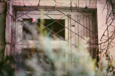 Fotografie mit dem Titel "home" von Paula Marchesini, Original-Kunstwerk, Analog Fotografie