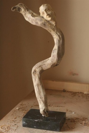 Skulptur mit dem Titel "Nostalgia" von Paul Crochat, Original-Kunstwerk, Holz