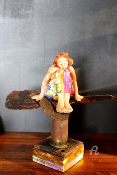 Sculpture titled "envol" by Paule-Andree Maraval, Original Artwork, Terra cotta