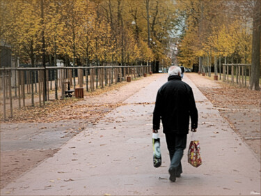 Photographie intitulée "Le marcheur du parc" par Paulous, Œuvre d'art originale, Photographie numérique