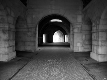 Photographie intitulée "Jeu d'arcades" par Paulous, Œuvre d'art originale, Photographie numérique Monté sur Autre panneau ri…