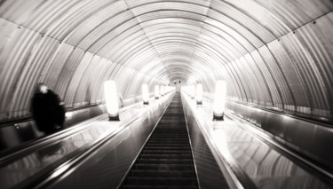 Фотография под названием "Morning subway" - Pavel Olhovski, Подлинное произведение искусства, Цифровая фотография