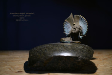 Skulptur mit dem Titel "Menada" von Pavel Obreja, Original-Kunstwerk, Bronze