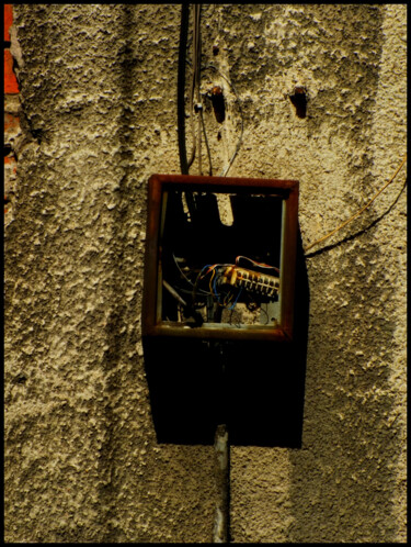 Fotografia intitolato "junction box" da Paweł Potapowicz, Opera d'arte originale, Fotografia digitale