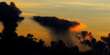 Photographie intitulée "3022. rain on cloud…" par Le Sage Coyote, Œuvre d'art originale