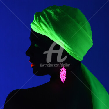 Fotografie getiteld "Laura turban 42x42" door Pierre Boillon, Origineel Kunstwerk, Digitale fotografie Gemonteerd op Plexigl…