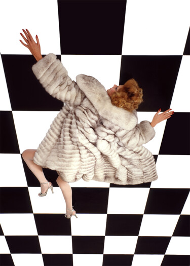 Femme au damier Photographie intitulée "Femme au damier" par Pierre Boillon, Œuvre d'art originale, Photographie argentique