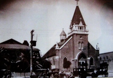 Photography titled "IC Church w/people" by Drapala Gallery, Original Artwork