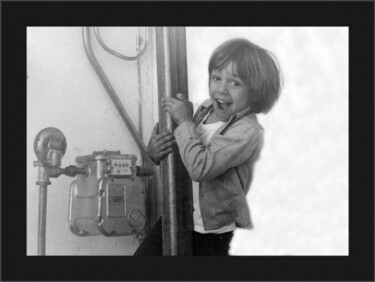 Photography titled "kid-gas-meter-swing…" by Pedro De La Montaña, Original Artwork