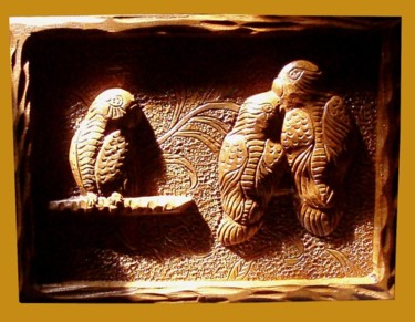 Pintura titulada "Loros en Dorado" por Pedro Alberto Galindo Chagín, Obra de arte original