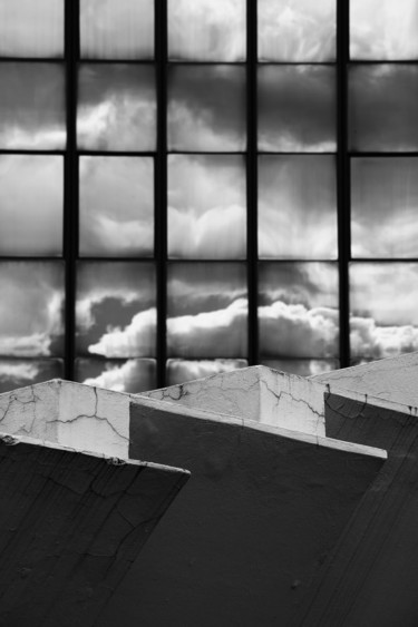 Фотография под названием "Stairs to the TV" - Pedro Noir, Подлинное произведение искусства, Цифровая фотография Установлен н…
