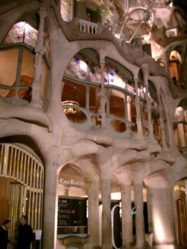 Instalación titulada "Fachada Casa Batlló…" por Pepe Madrid, Obra de arte original