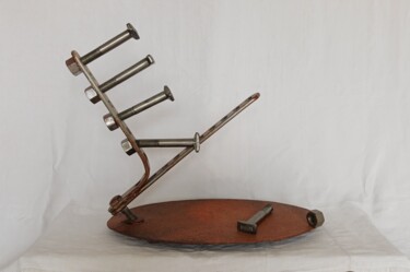 Skulptur mit dem Titel "Desajustes" von Pere Marti, Original-Kunstwerk, Metalle