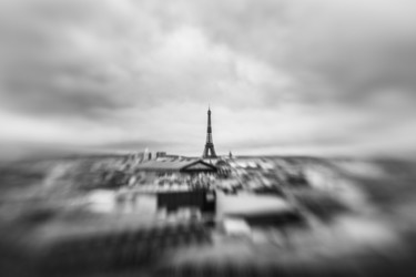 Photography titled "Tour Eiffel" by Nao Fujiwara, Original Artwork, Non Manipulated Photography