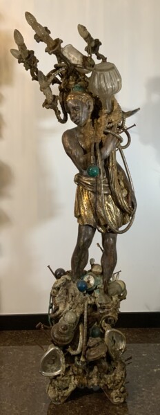 Skulptur mit dem Titel "Le porteur de flamm…" von Phélix Ludop, Original-Kunstwerk, Holz