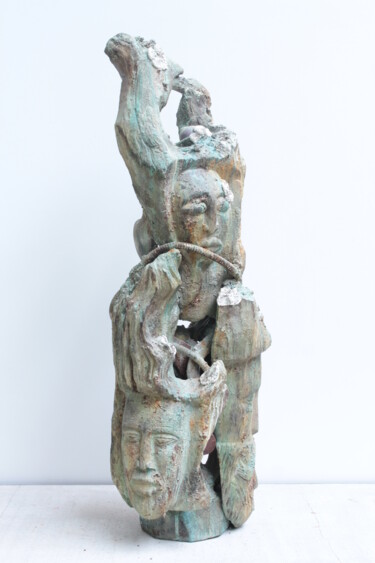 Скульптура под названием "Totem ludopien" - Phélix Ludop, Подлинное произведение искусства, Дерево