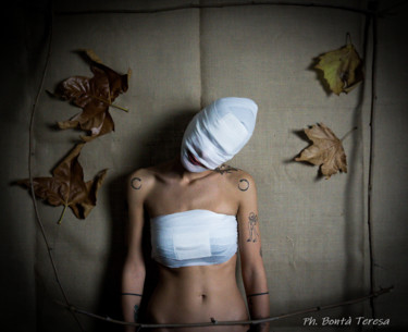 Photographie intitulée "L'apatia" par Teresa Letizia, Œuvre d'art originale