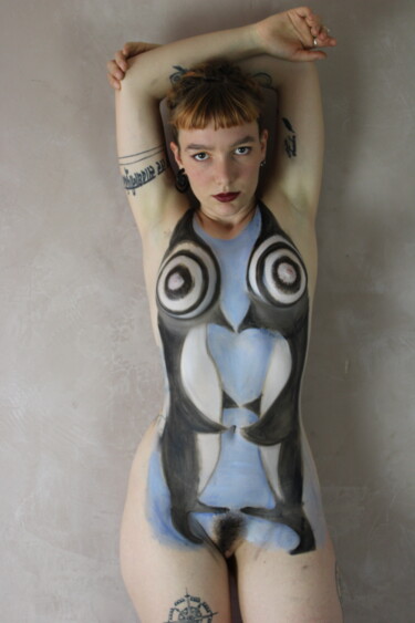 Photography titled "bodypaint pingouin" by Philippe Aguasca, Original Artwork, Digital Photography