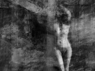 Photographie intitulée "Sortir du noir...." par Philippe Berthier, Œuvre d'art originale, Photographie numérique