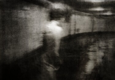 Fotografia intitulada "Couloir de métro...…" por Philippe Berthier, Obras de arte originais, Fotografia digital
