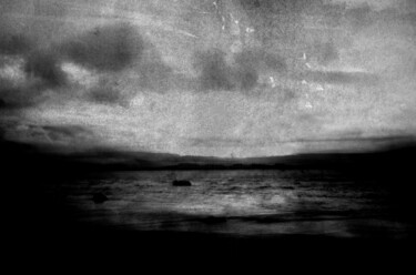 Fotografia intitulada "The dark sea......." por Philippe Berthier, Obras de arte originais, Fotografia digital