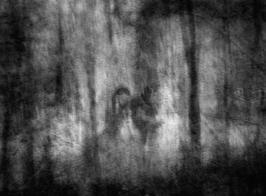 Photographie intitulée "The Forest Woman...…" par Philippe Berthier, Œuvre d'art originale, Photographie manipulée