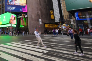 Photographie intitulée "Selfie Time Square" par Philippe Combis (PhilIppe CBS), Œuvre d'art originale, Photographie numérique
