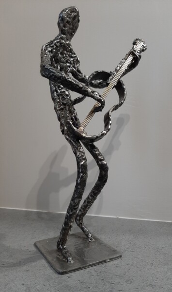 Sculpture titled "Guitariste" by Philippe Fautrez, Original Artwork, Metals