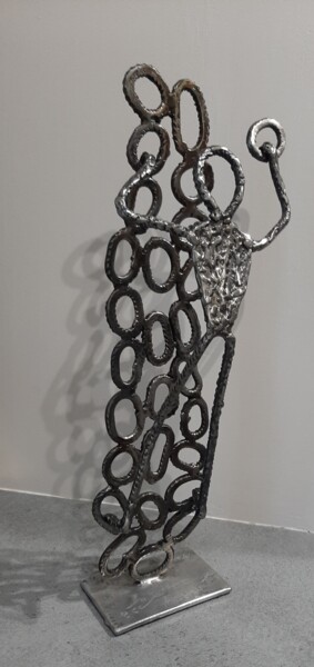 Sculpture titled "Dernier maillon  592" by Philippe Fautrez, Original Artwork, Metals