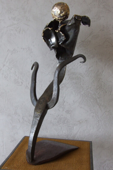 Sculpture titled "Belle de jour" by Philippe Fautrez, Original Artwork