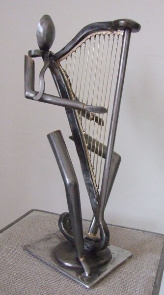 Sculpture titled "Harpiste" by Philippe Fautrez, Original Artwork