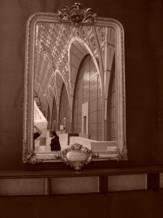 Photographie intitulée "orsay dans un miroi…" par Cc18, Œuvre d'art originale
