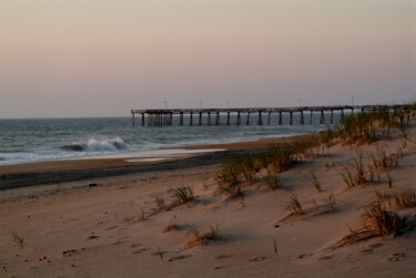 Fotografie getiteld "Avon Pier at Sunrise" door Phillip Windell, Origineel Kunstwerk, Digitale fotografie