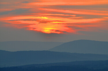 Photographie intitulée "Sunset from Peter's…" par Phillip Windell, Œuvre d'art originale, Photographie numérique