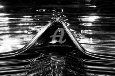 Arts numériques intitulée "The water drop (la…" par Alain Romeas (PhotoAR), Œuvre d'art originale, Travail numérique 2D