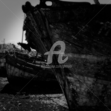 Photographie intitulée "Marine cemetery (ci…" par Alain Romeas (PhotoAR), Œuvre d'art originale, Photographie numérique