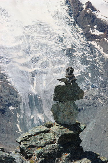 Photographie intitulée "027-suisse-cairn-a-…" par Michel Hervo, Œuvre d'art originale