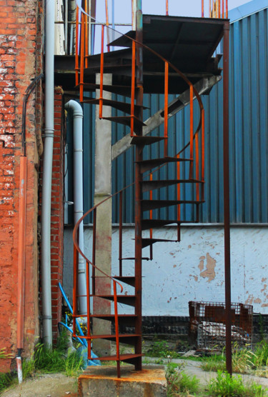 Fotografia intitolato "Rusty spiral stairc…" da Kevin C Lee, Opera d'arte originale