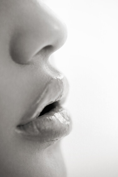 Fotografia intitulada "close-up-lips" por Photoplace, Obras de arte originais