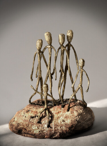Escultura titulada ""La Tribu"" por Picrate, Obra de arte original, Metales