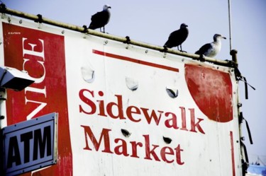 Photographie intitulée "SideWalk market" par Silas, Œuvre d'art originale